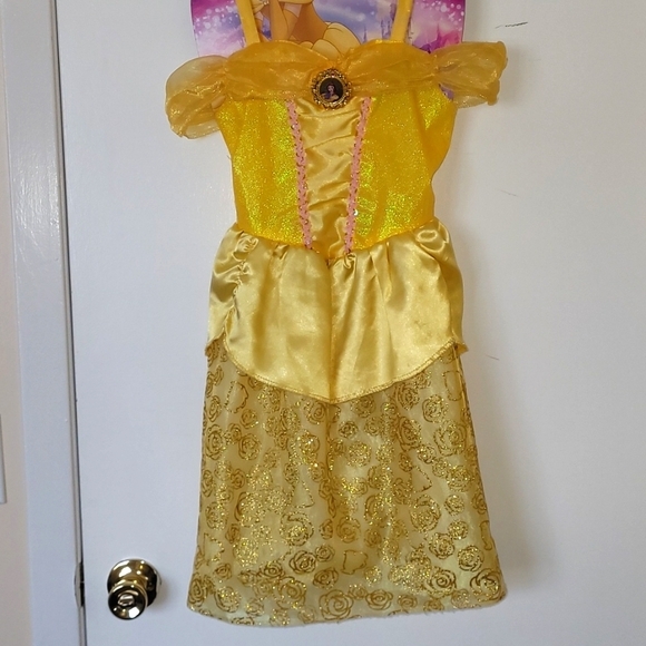 Disney princess Belle girls dress- size 4-6x - Picture 2 of 4